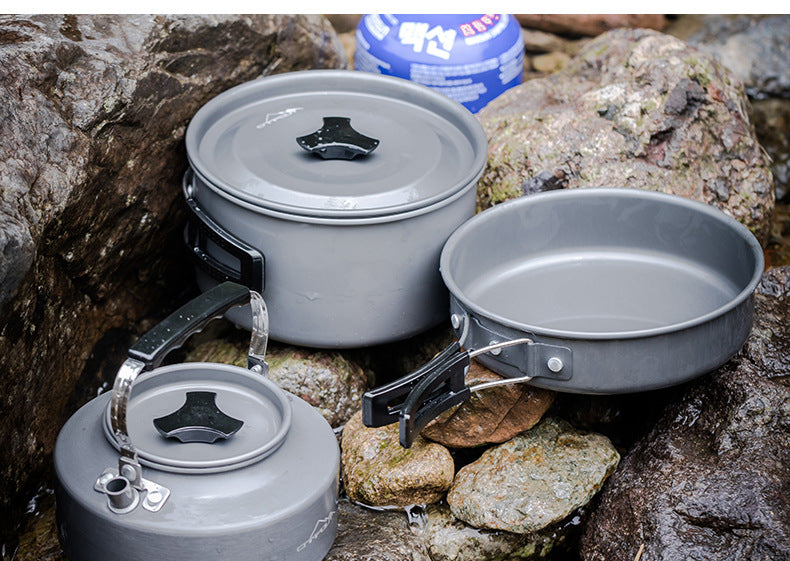 Batterie de cuisine de camping compacte : casseroles et poêles pour les festivals