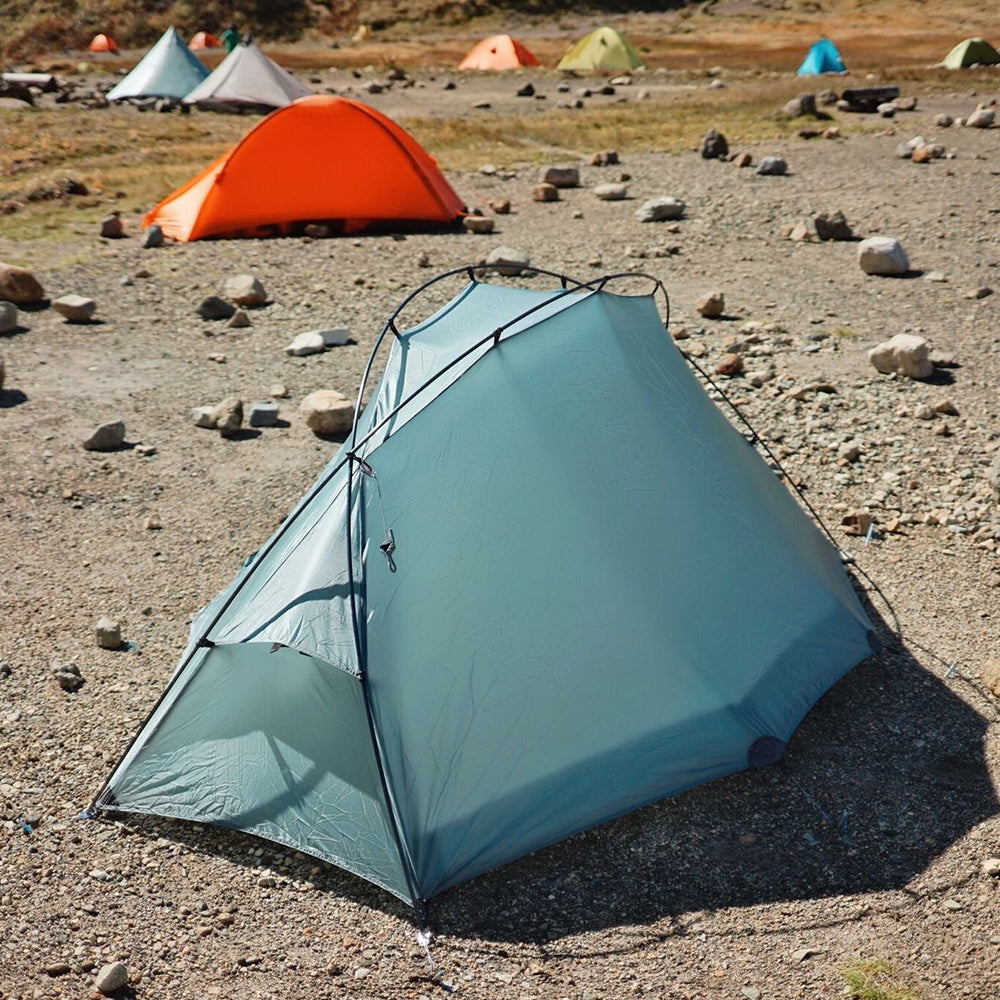 Camping de festival haut de gamme : tente de luxe épaisse et lumineuse